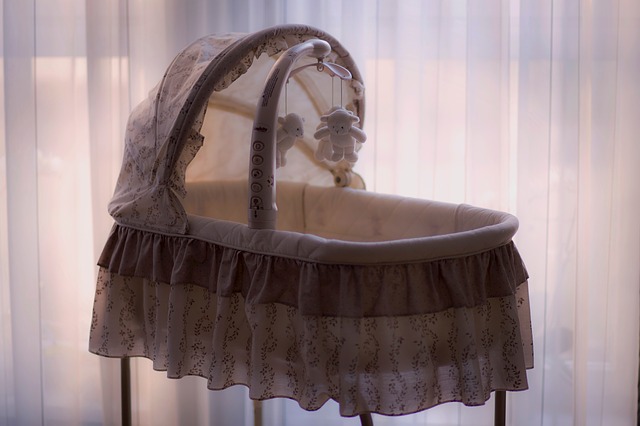 Why Your Baby Hates The Bassinet (And 